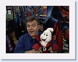 adams * Neal Adams accepts delivery * 2048 x 1536 * (401KB)